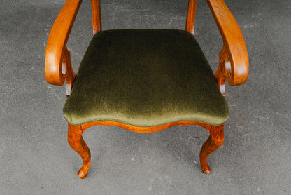 Biedermeier Armlehnenstuhl aus Ulme - erste Hälfte des 19.Jahrhunderts