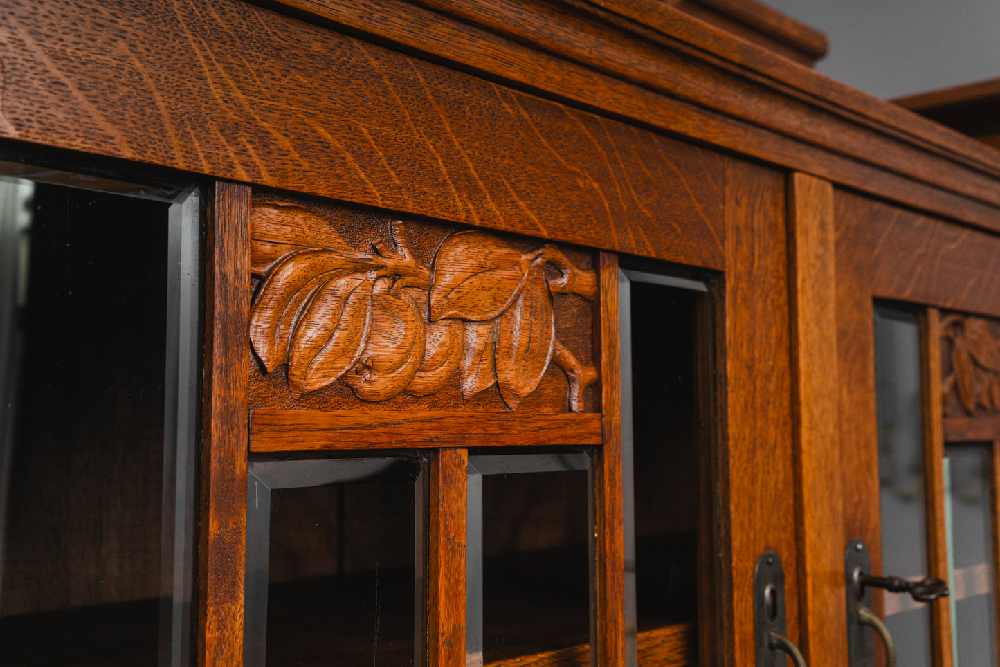 Beeindruckender Jugendstil Buffetschrank