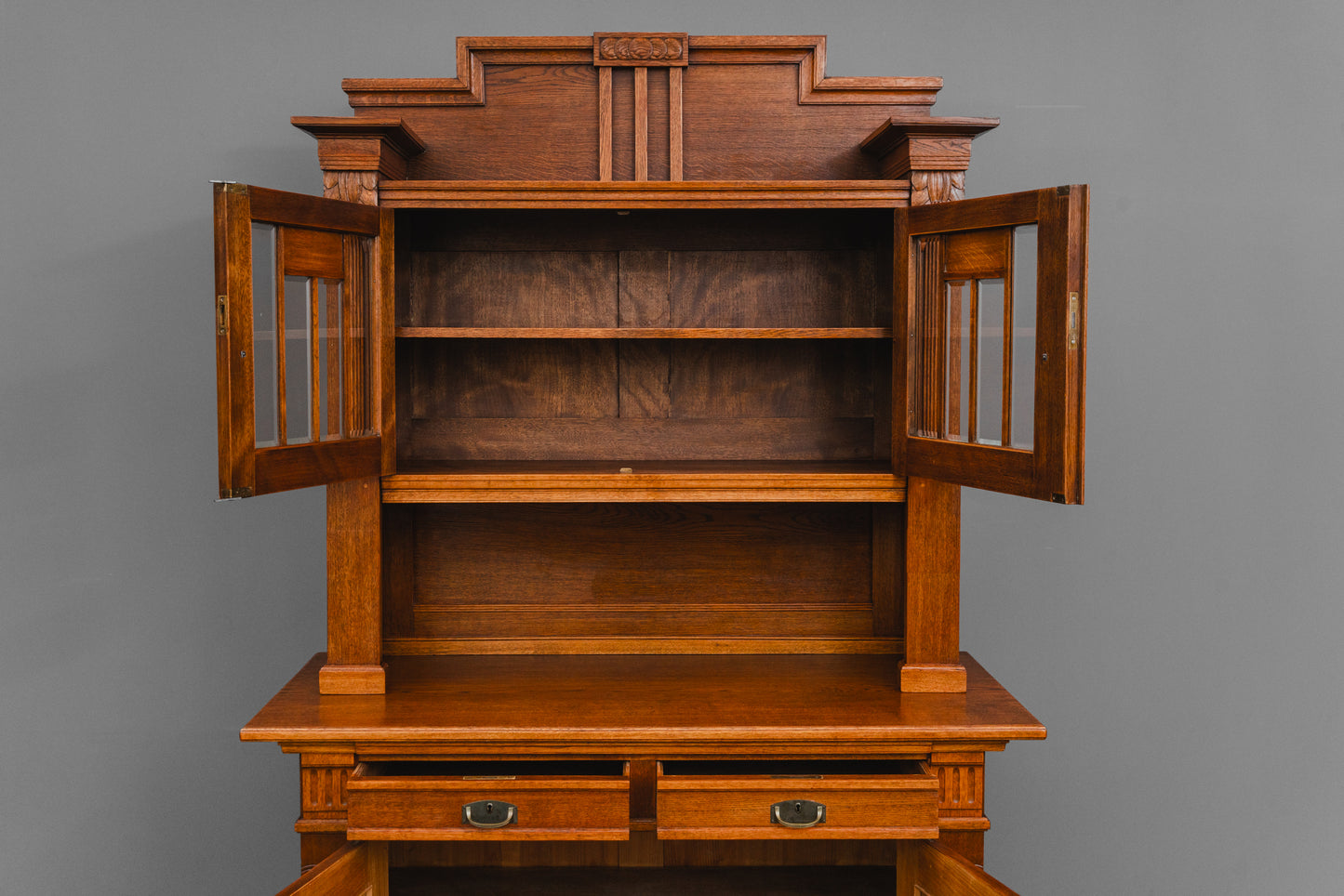 Beeindruckender Jugendstil Buffetschrank