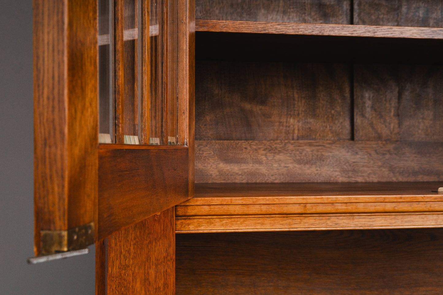 Beeindruckender Jugendstil Buffetschrank