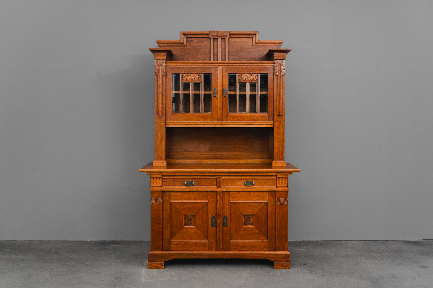 Beeindruckender Jugendstil Buffetschrank