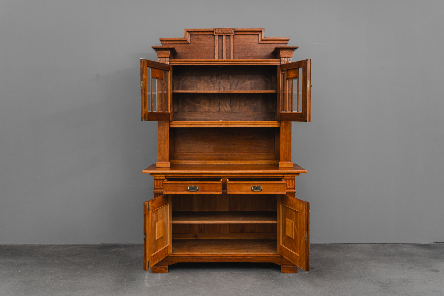 Beeindruckender Jugendstil Buffetschrank