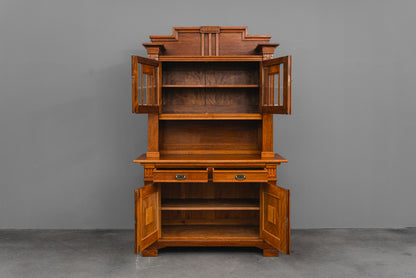 Beeindruckender Jugendstil Buffetschrank