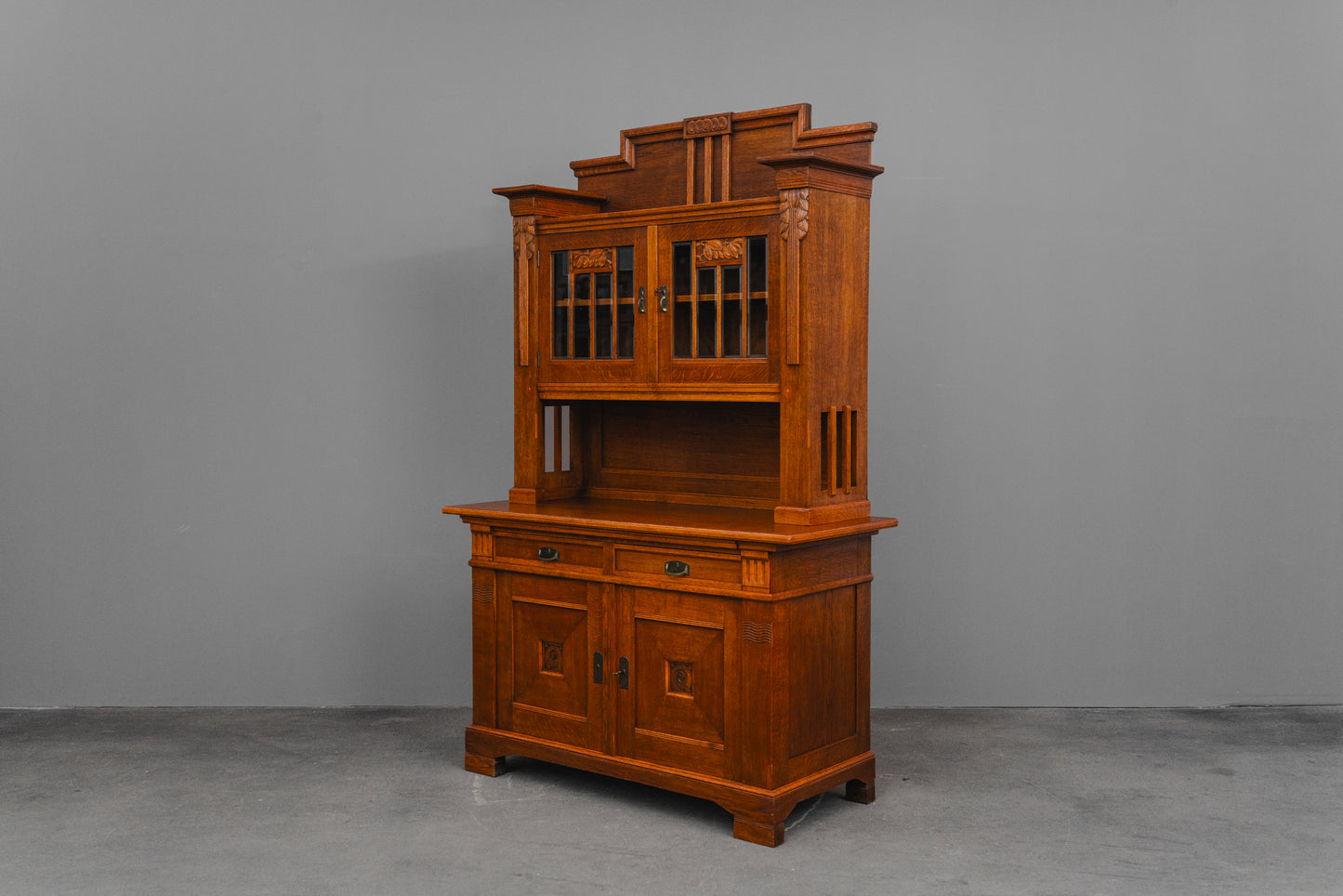 Beeindruckender Jugendstil Buffetschrank
