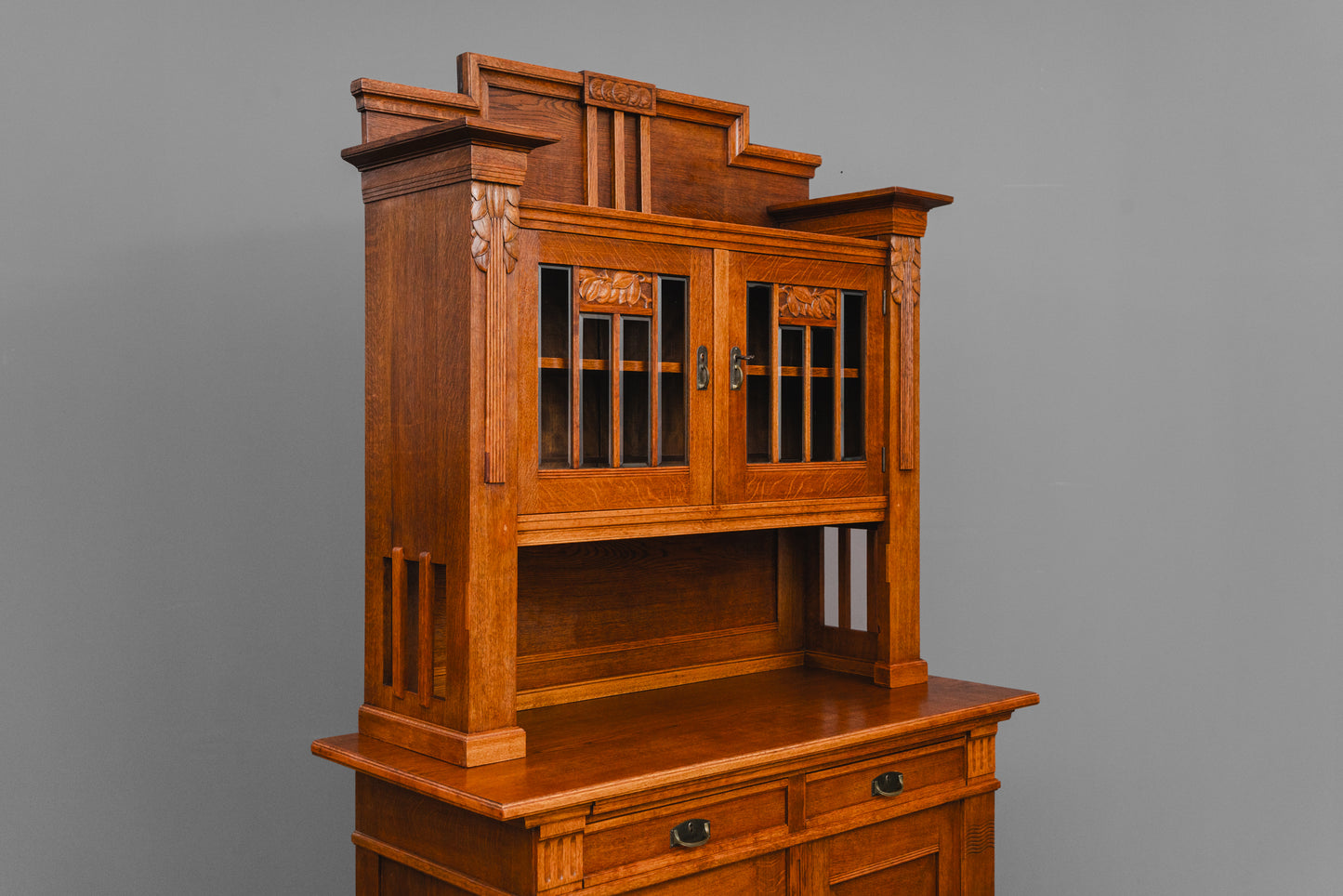 Beeindruckender Jugendstil Buffetschrank