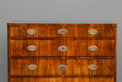 Biedermeier Kommode in Nussbaum - erste Hälfte des 19.Jahrhunderts