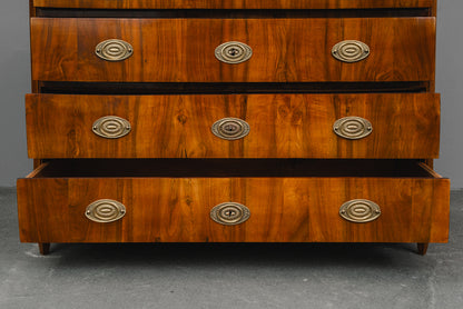 Biedermeier Kommode in Nussbaum - erste Hälfte des 19.Jahrhunderts
