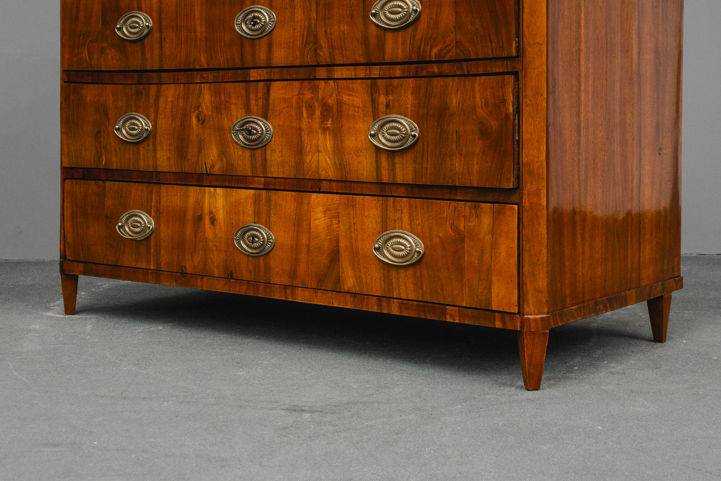 Biedermeier Kommode in Nussbaum - erste Hälfte des 19.Jahrhunderts