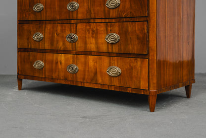 Biedermeier Kommode in Nussbaum - erste Hälfte des 19.Jahrhunderts