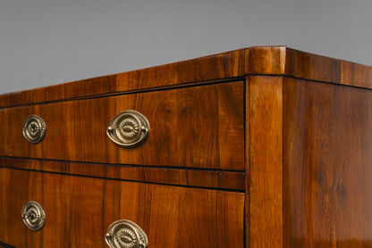 Biedermeier Kommode in Nussbaum - erste Hälfte des 19.Jahrhunderts