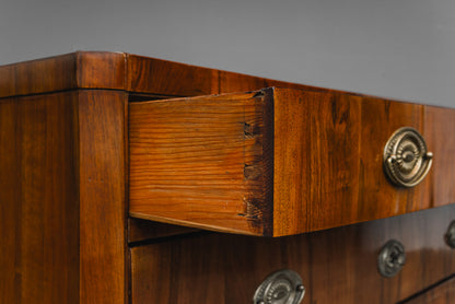 Biedermeier Kommode in Nussbaum - erste Hälfte des 19.Jahrhunderts