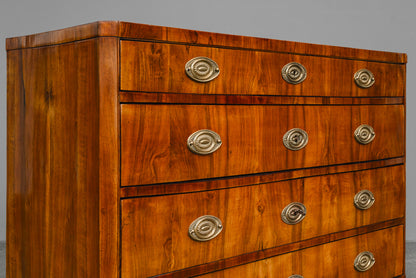 Biedermeier Kommode in Nussbaum - erste Hälfte des 19.Jahrhunderts