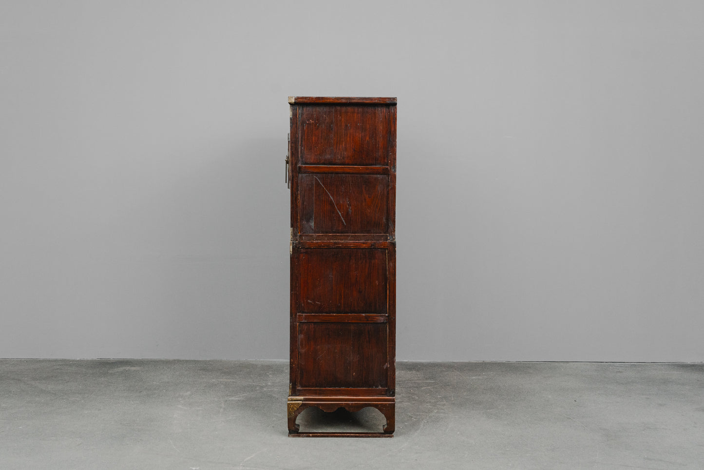 Asiatischer Schrank aus Holz - vermutlich 20.Jahrhundert