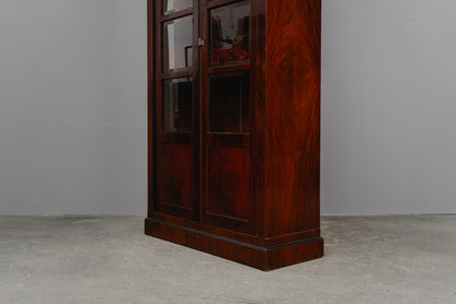 Biedermeier Stil Bücherschrank in Mahagoni - erste Hälfte des 20.Jahrhunderts