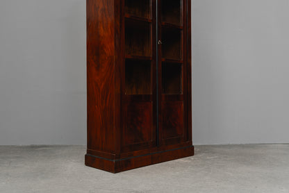 Biedermeier Stil Bücherschrank in Mahagoni - erste Hälfte des 20.Jahrhunderts