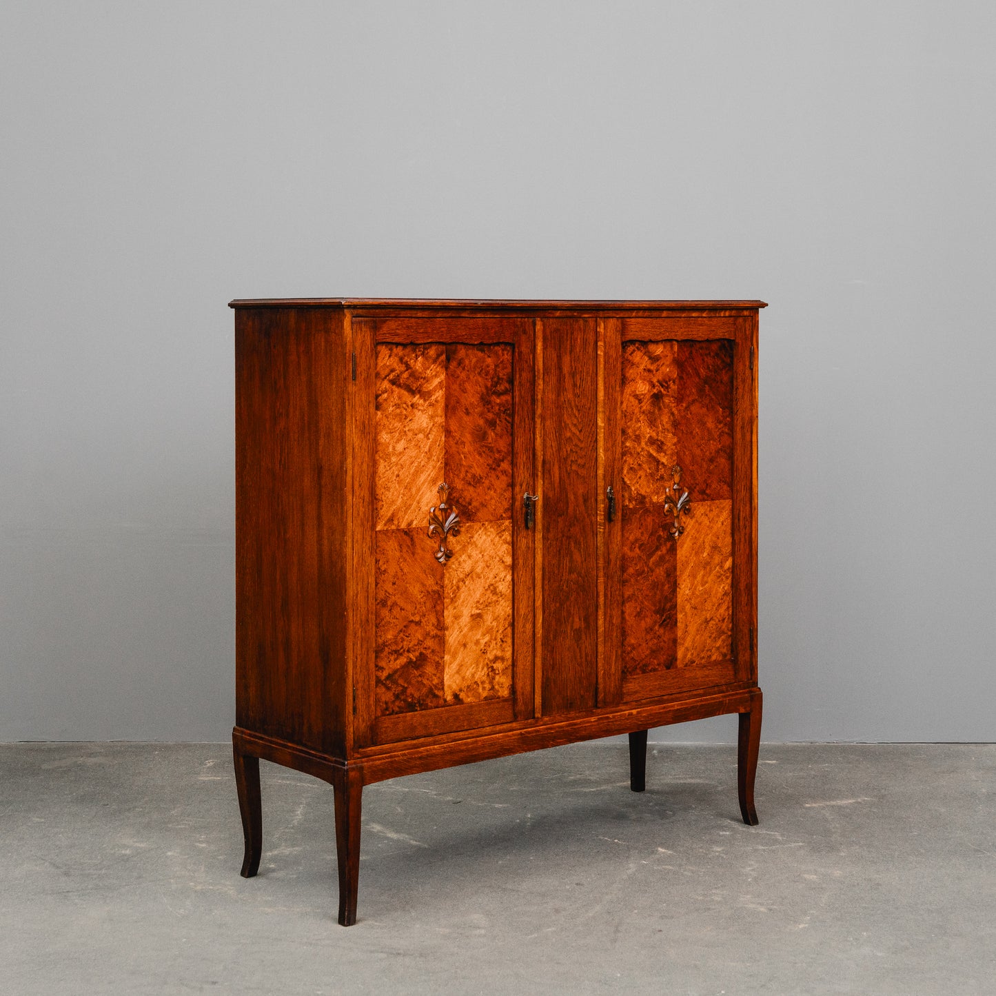 Jugendstil Schrank in Eiche - erste Hälfte des 20.Jahrhunderts