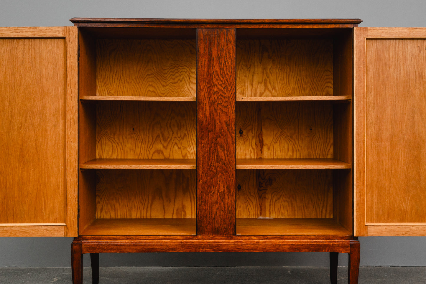 Jugendstil Schrank in Eiche - erste Hälfte des 20.Jahrhunderts
