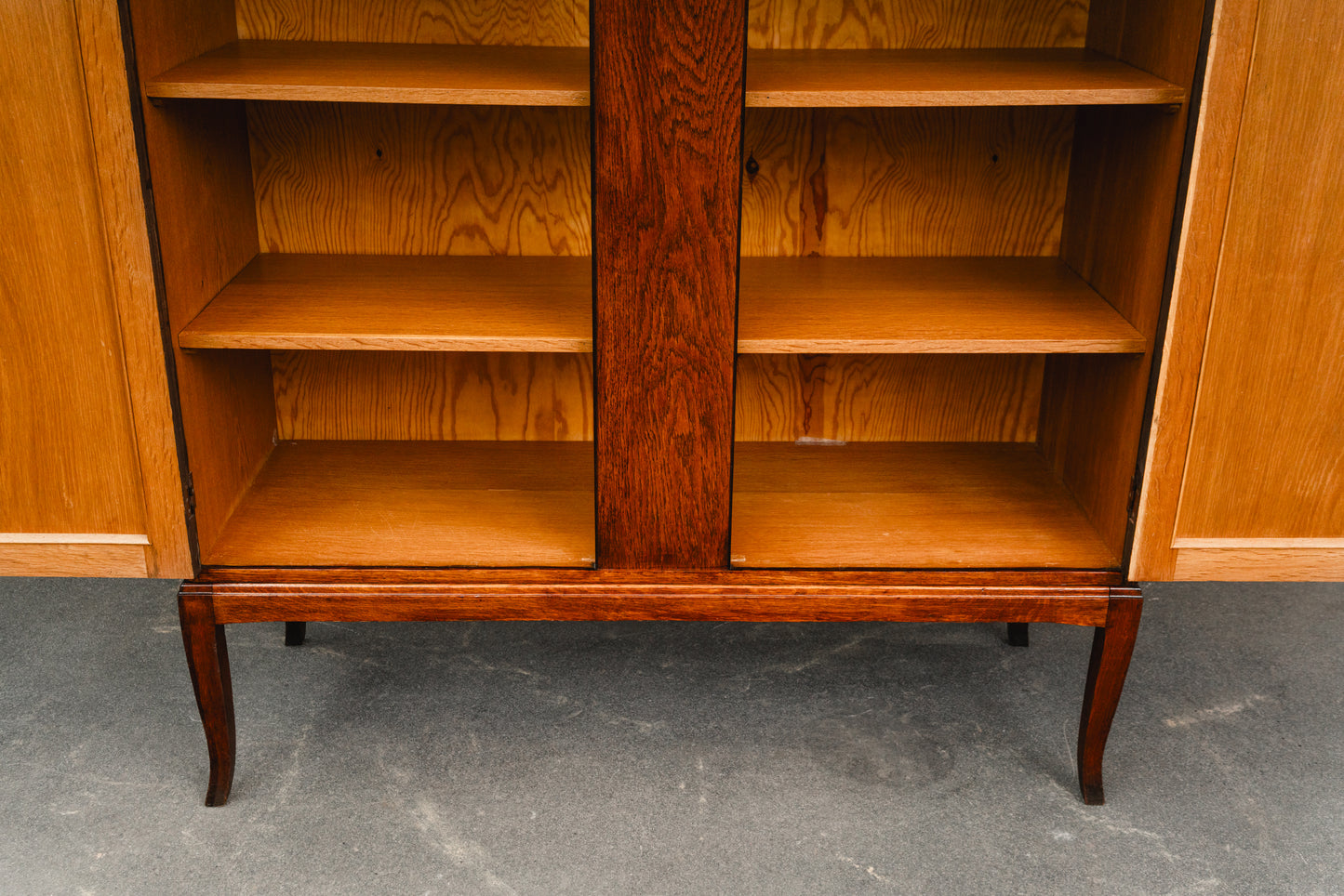 Jugendstil Schrank in Eiche - erste Hälfte des 20.Jahrhunderts