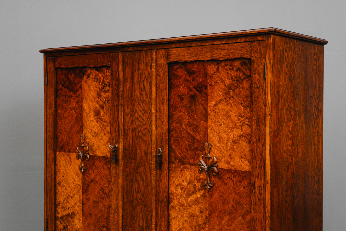 Jugendstil Schrank in Eiche - erste Hälfte des 20.Jahrhunderts