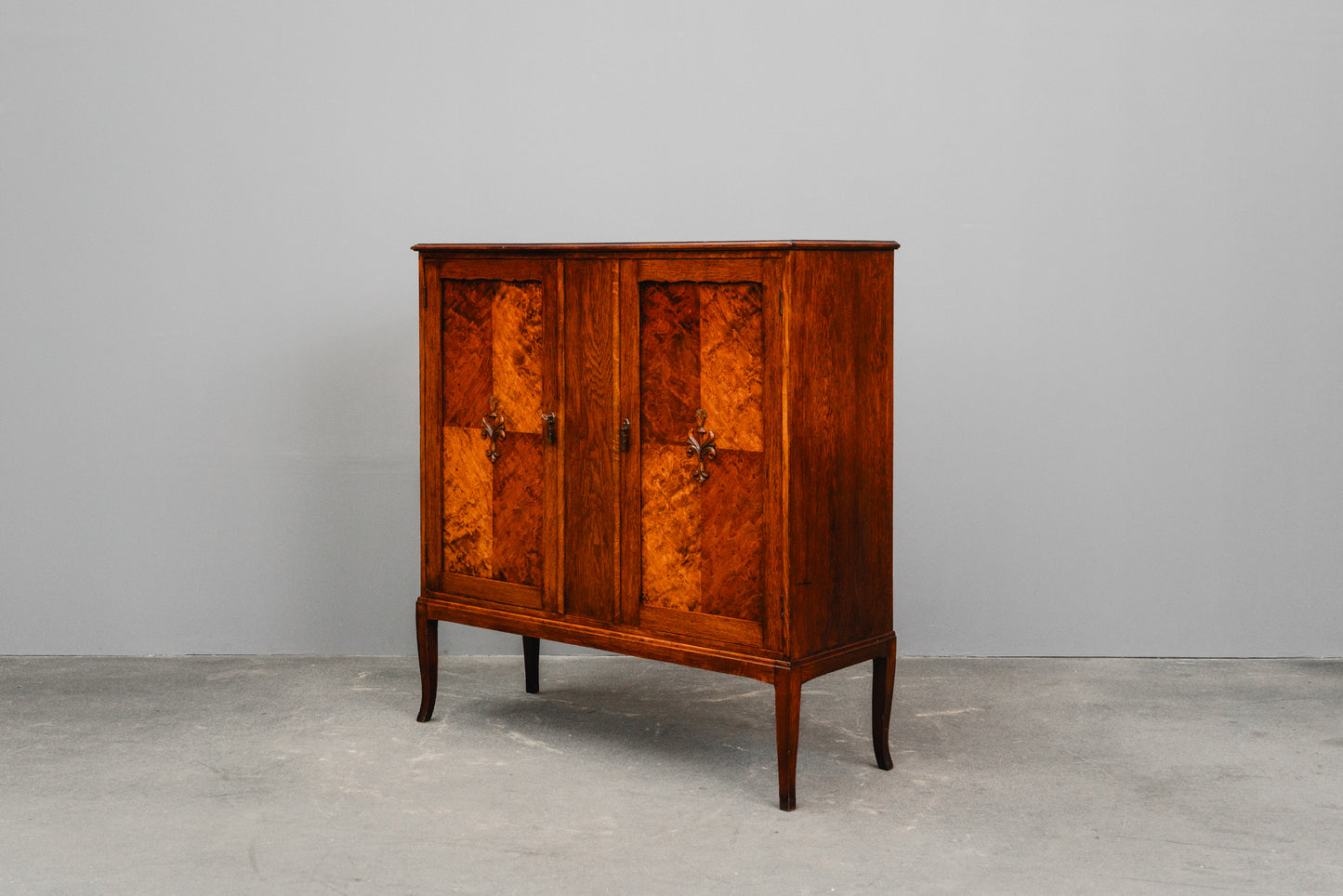 Jugendstil Schrank in Eiche - erste Hälfte des 20.Jahrhunderts