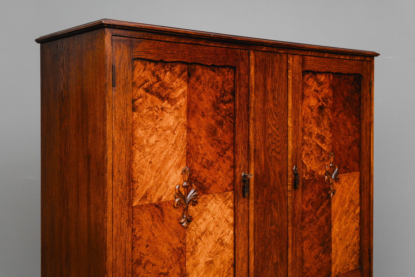 Jugendstil Schrank in Eiche - erste Hälfte des 20.Jahrhunderts