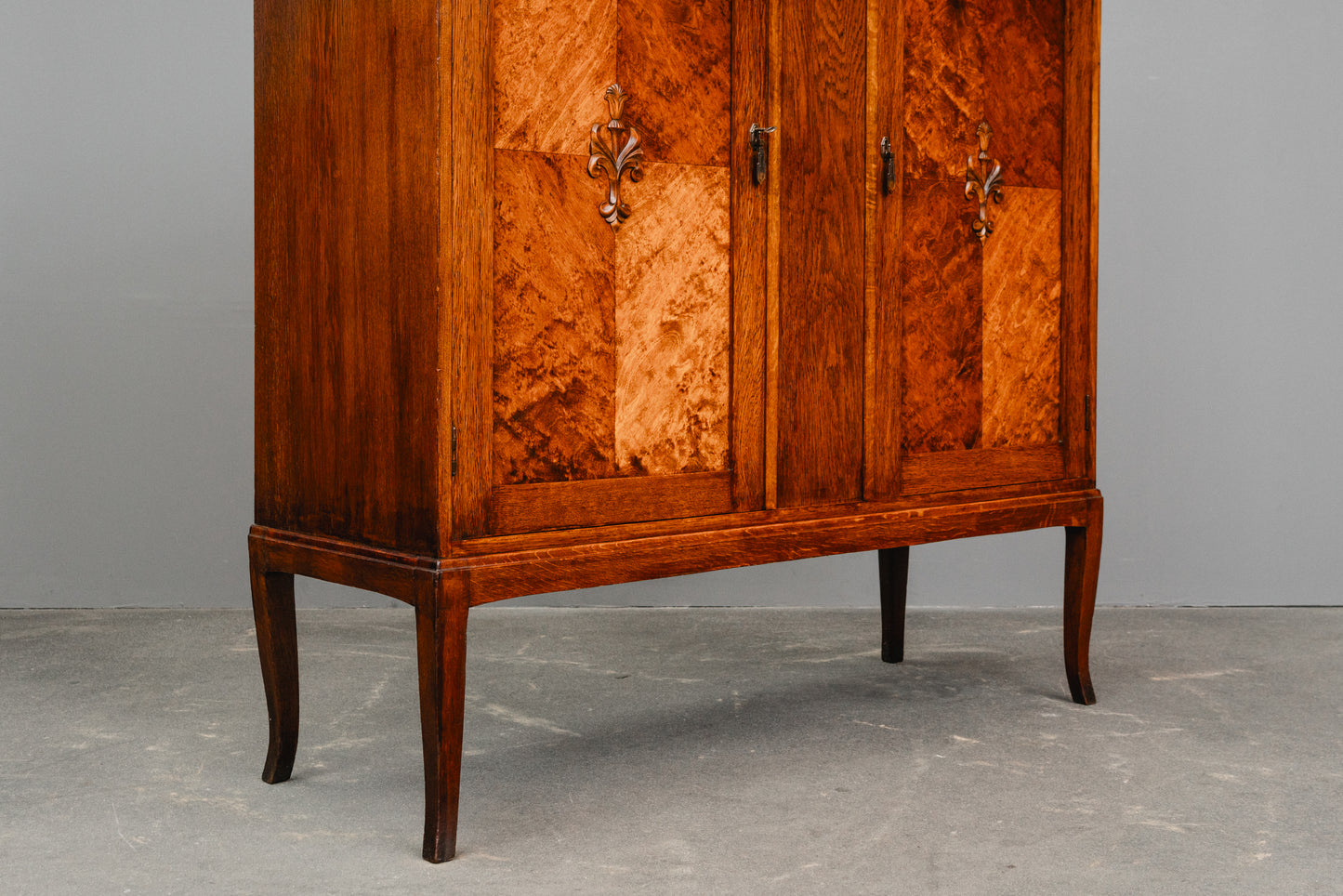 Jugendstil Schrank in Eiche - erste Hälfte des 20.Jahrhunderts