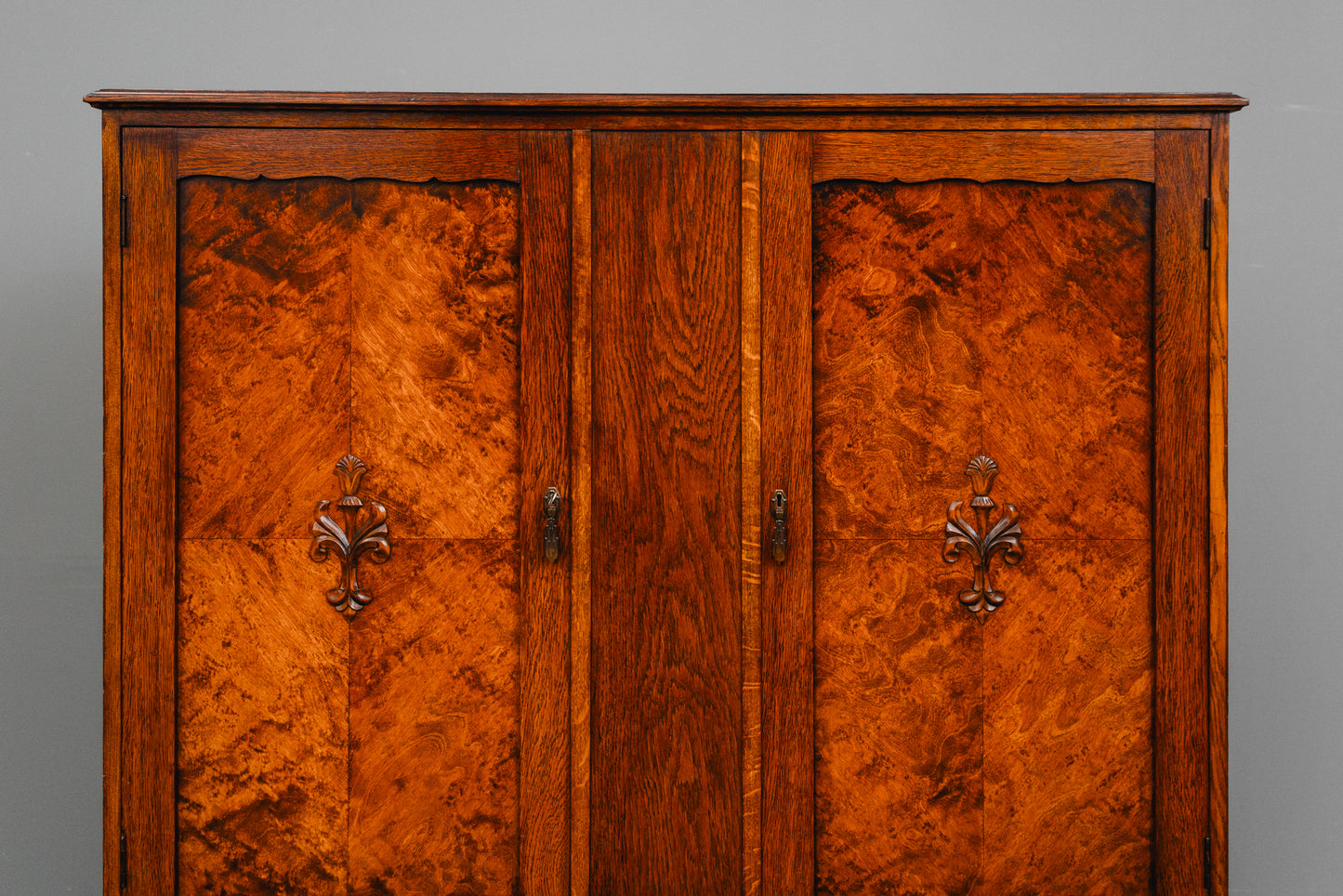 Jugendstil Schrank in Eiche - erste Hälfte des 20.Jahrhunderts