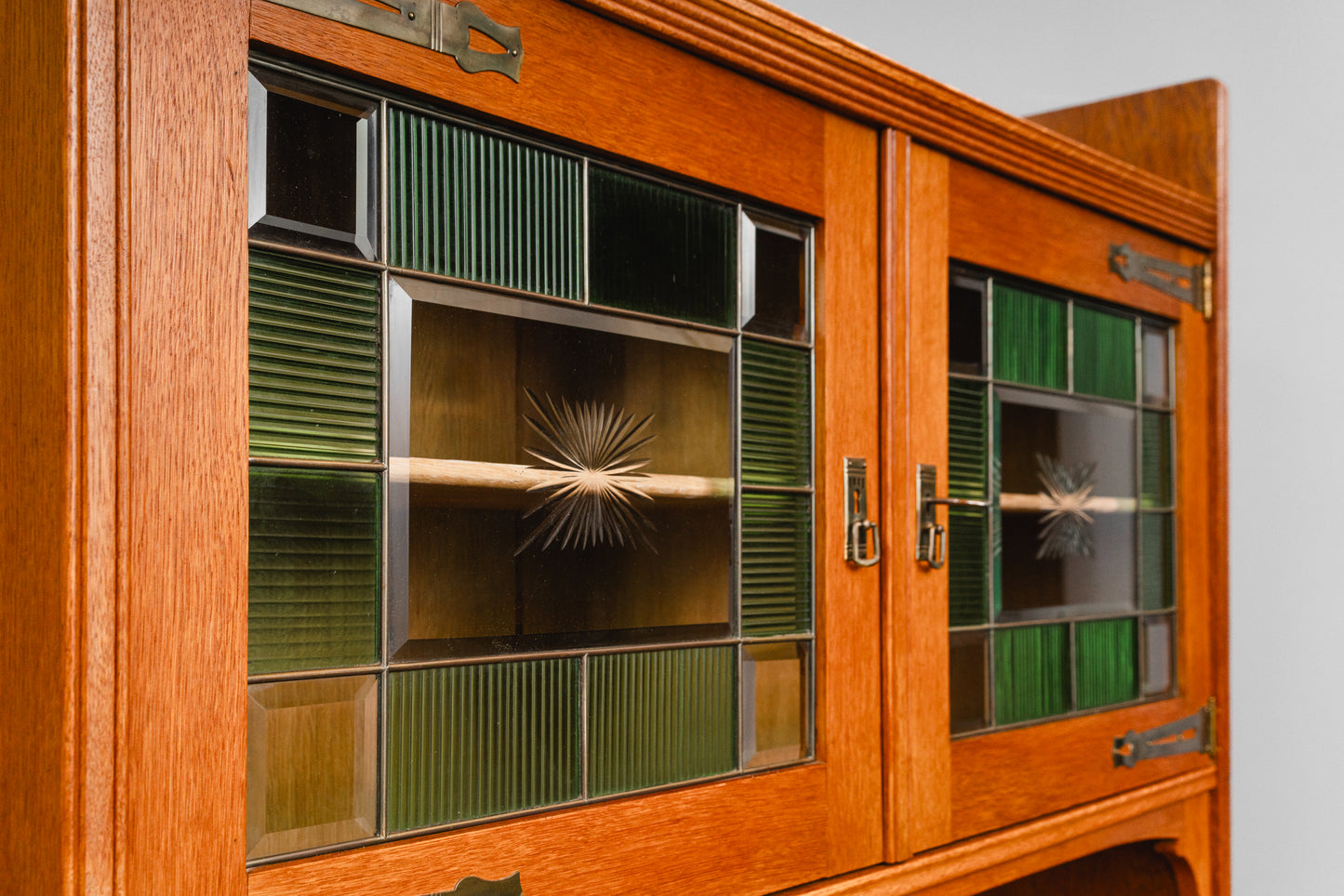 Jugendstil Buffet in Eiche - Anfang des 20.Jahrhunderts