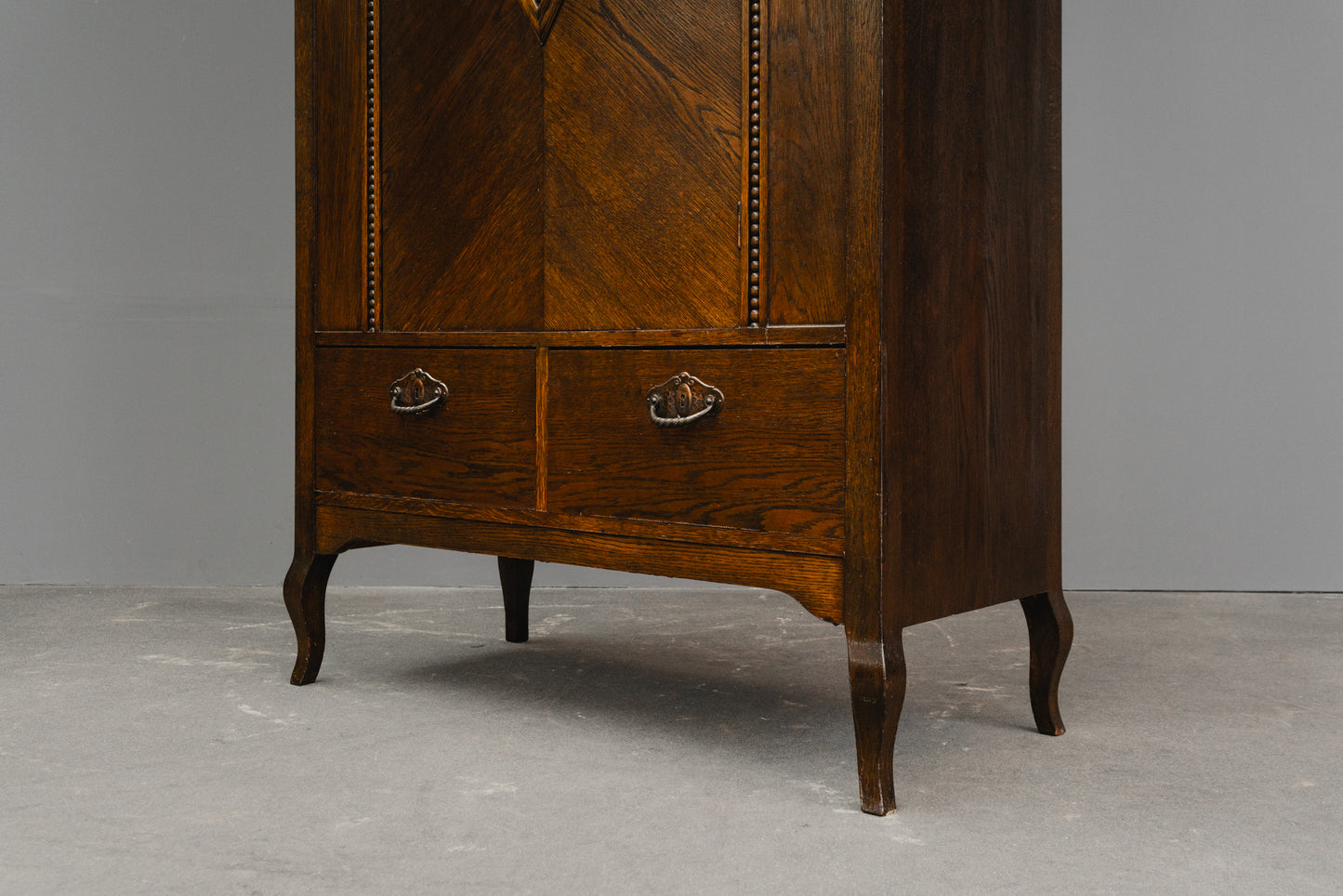 Jugendstil Wäscheschrank in Eiche - Anfang des 20.Jahrhunderts