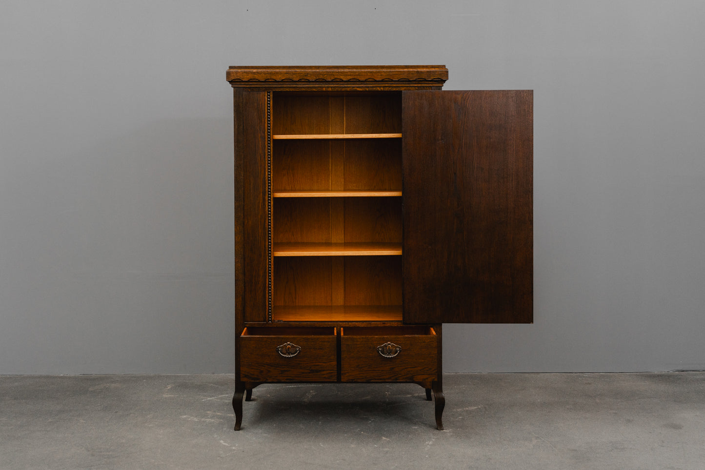 Jugendstil Wäscheschrank in Eiche - Anfang des 20.Jahrhunderts