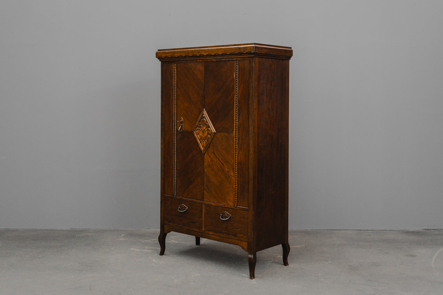 Jugendstil Wäscheschrank in Eiche - Anfang des 20.Jahrhunderts
