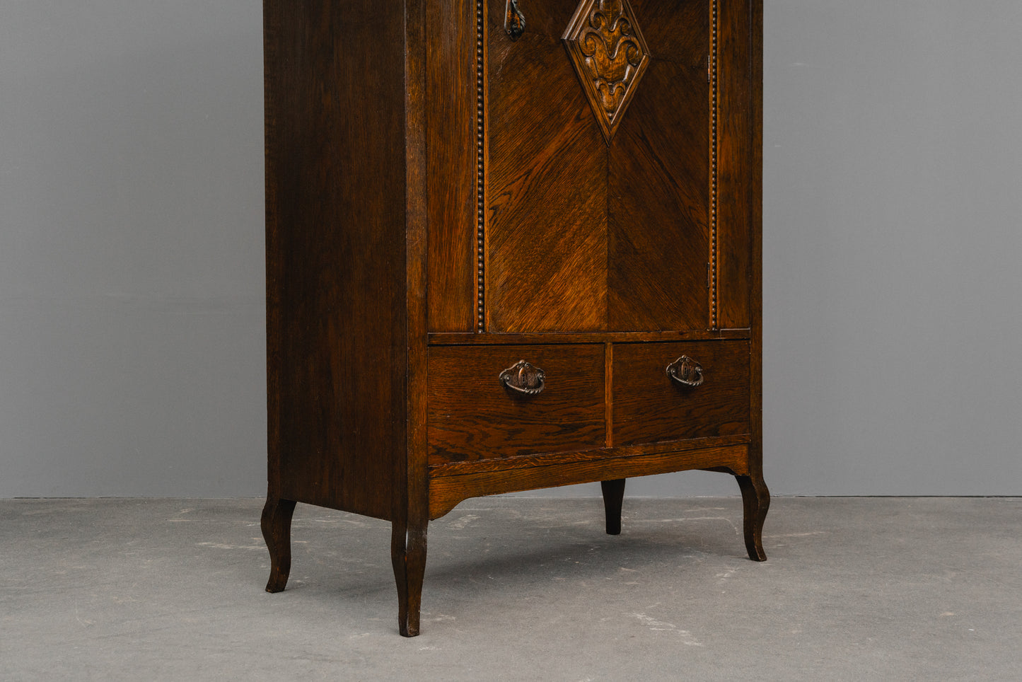 Jugendstil Wäscheschrank in Eiche - Anfang des 20.Jahrhunderts
