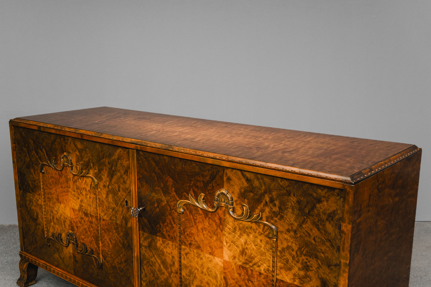 Art Déco Sideboard in Birke - erste Hälfte des 20.Jahrhunderts