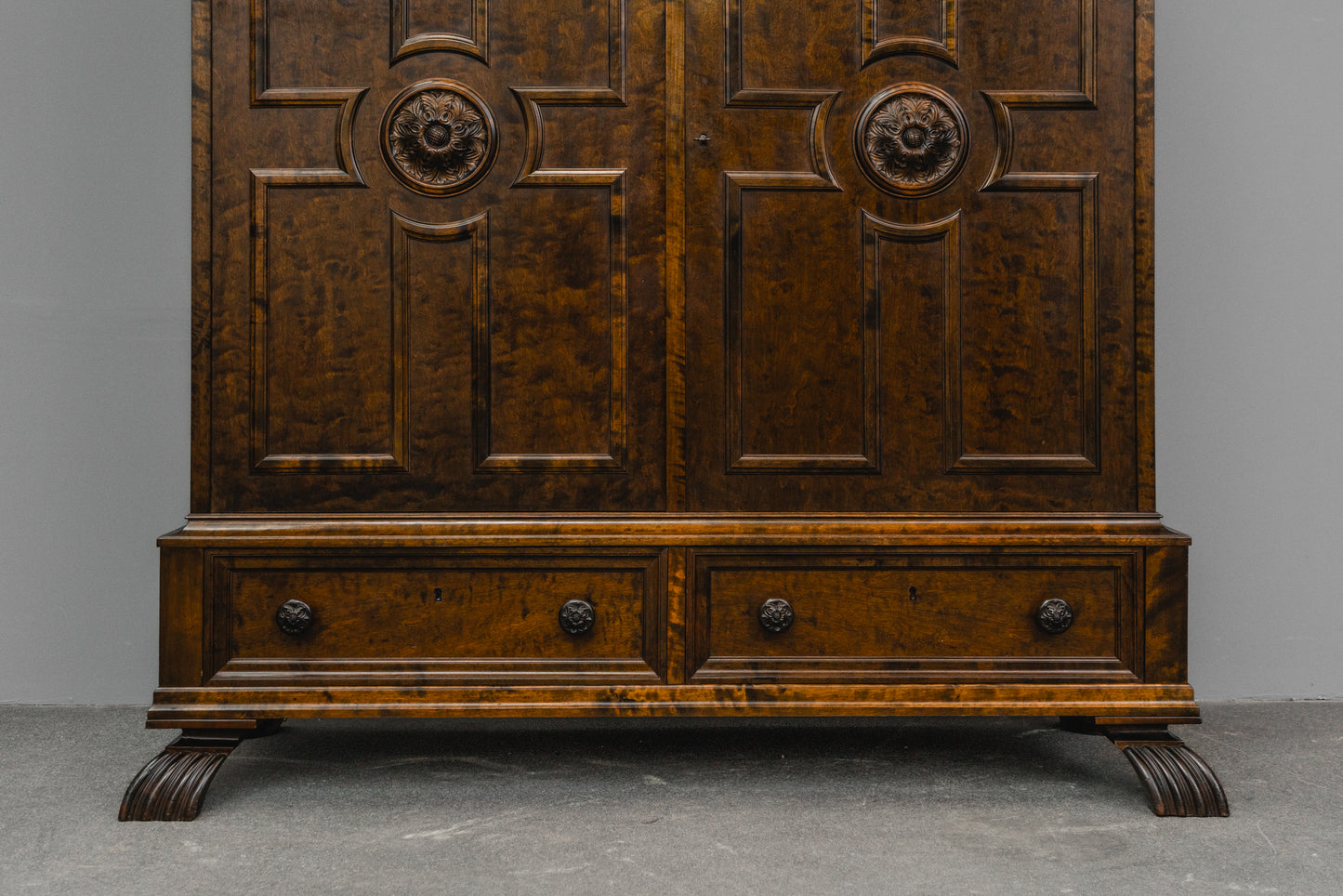 Historismus Schrank in Birke - erste Hälfte des 19.Jahrhunderts