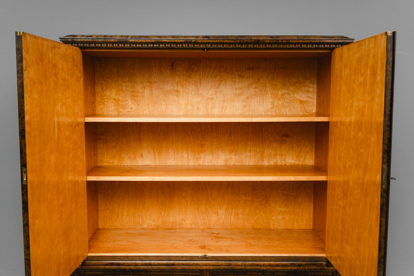 Historismus Schrank in Birke - erste Hälfte des 19.Jahrhunderts