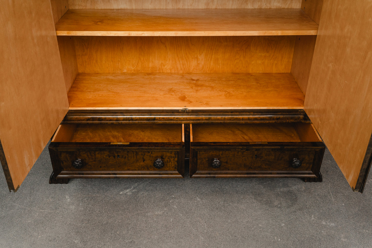 Historismus Schrank in Birke - erste Hälfte des 19.Jahrhunderts