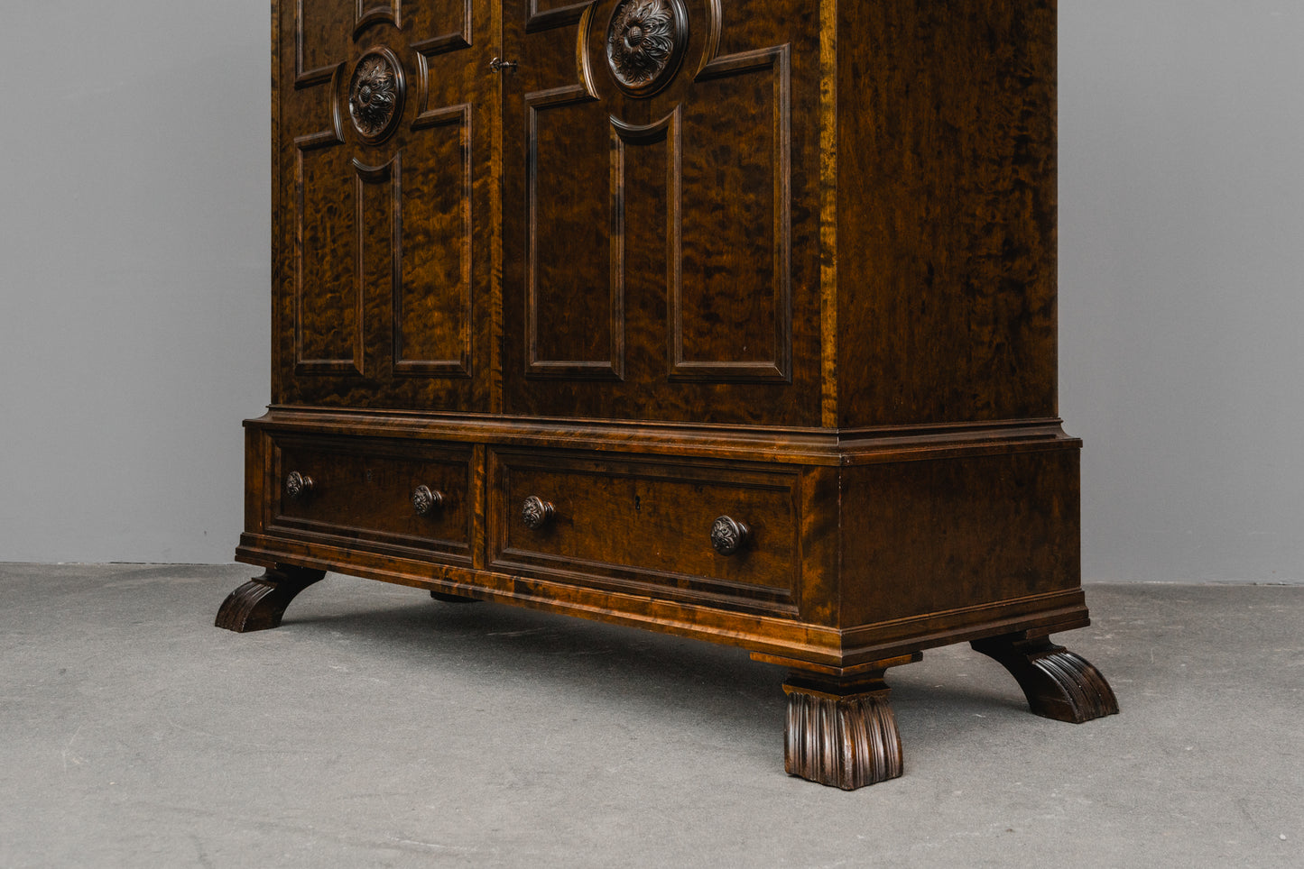 Historismus Schrank in Birke - erste Hälfte des 19.Jahrhunderts