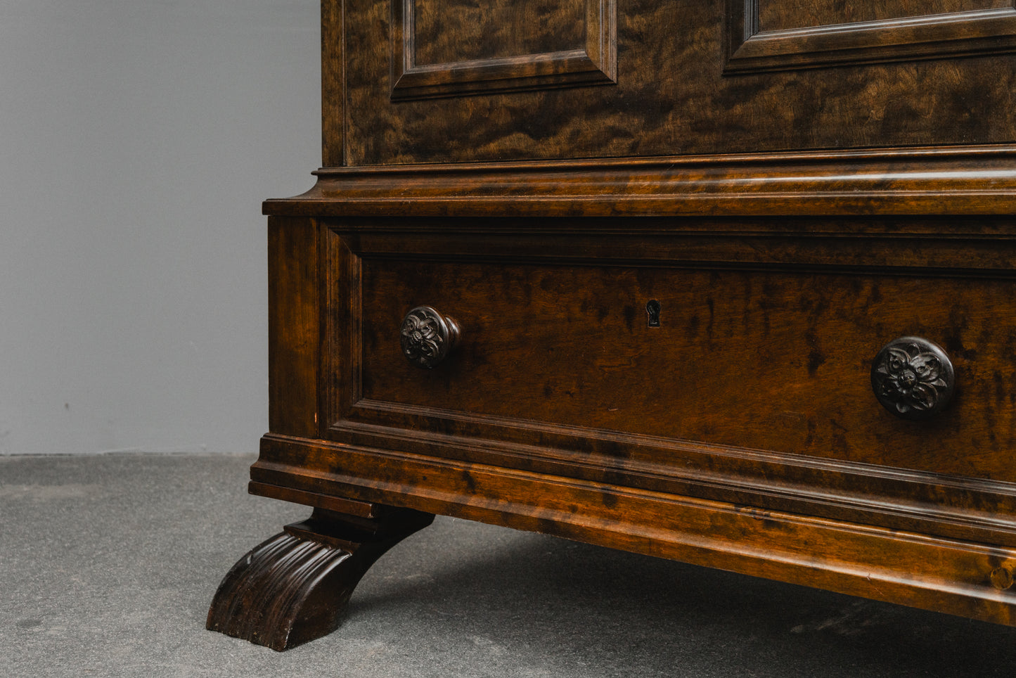 Historismus Schrank in Birke - erste Hälfte des 19.Jahrhunderts