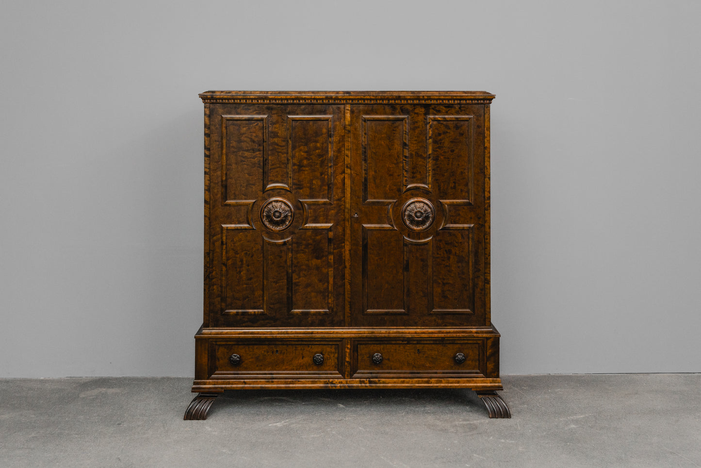 Historismus Schrank in Birke - erste Hälfte des 19.Jahrhunderts