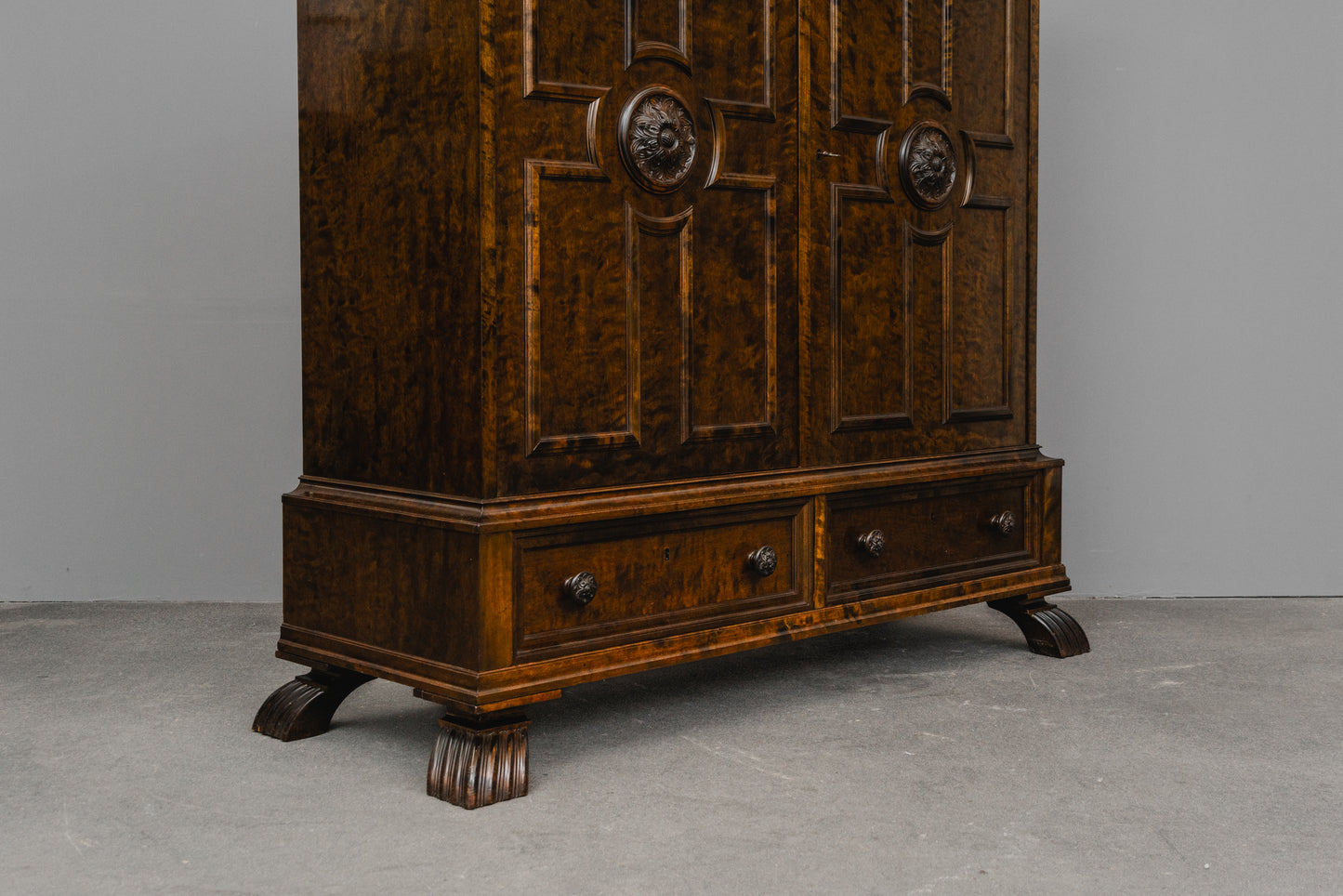 Historismus Schrank in Birke - erste Hälfte des 19.Jahrhunderts
