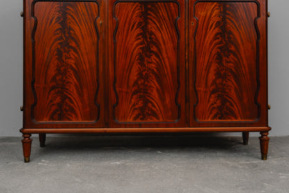Klassizistischer Stil Sideboard in Mahagoni - zweite Hälfte des 20.Jahrhunderts