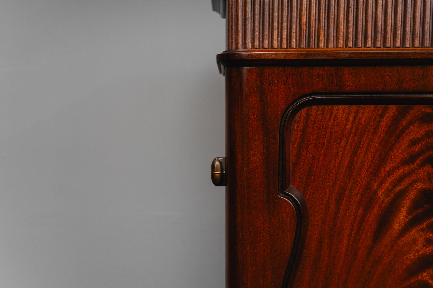 Klassizistischer Stil Sideboard in Mahagoni - zweite Hälfte des 20.Jahrhunderts