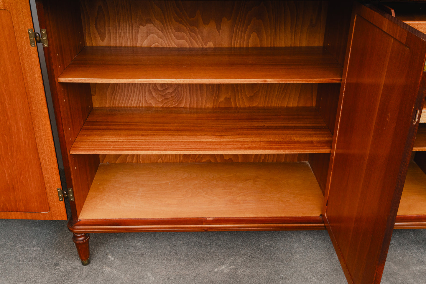 Klassizistischer Stil Sideboard in Mahagoni - zweite Hälfte des 20.Jahrhunderts