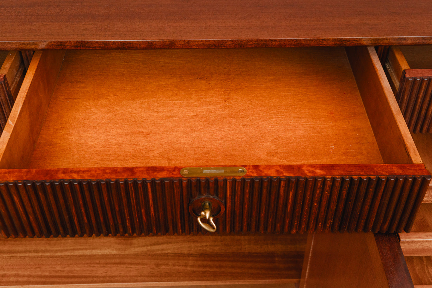 Klassizistischer Stil Sideboard in Mahagoni - zweite Hälfte des 20.Jahrhunderts