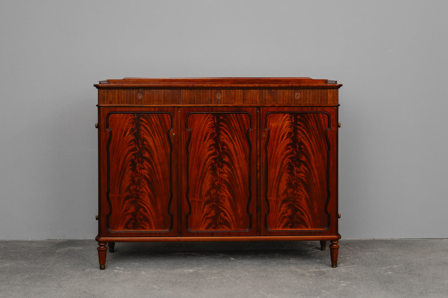 Klassizistischer Stil Sideboard in Mahagoni - zweite Hälfte des 20.Jahrhunderts