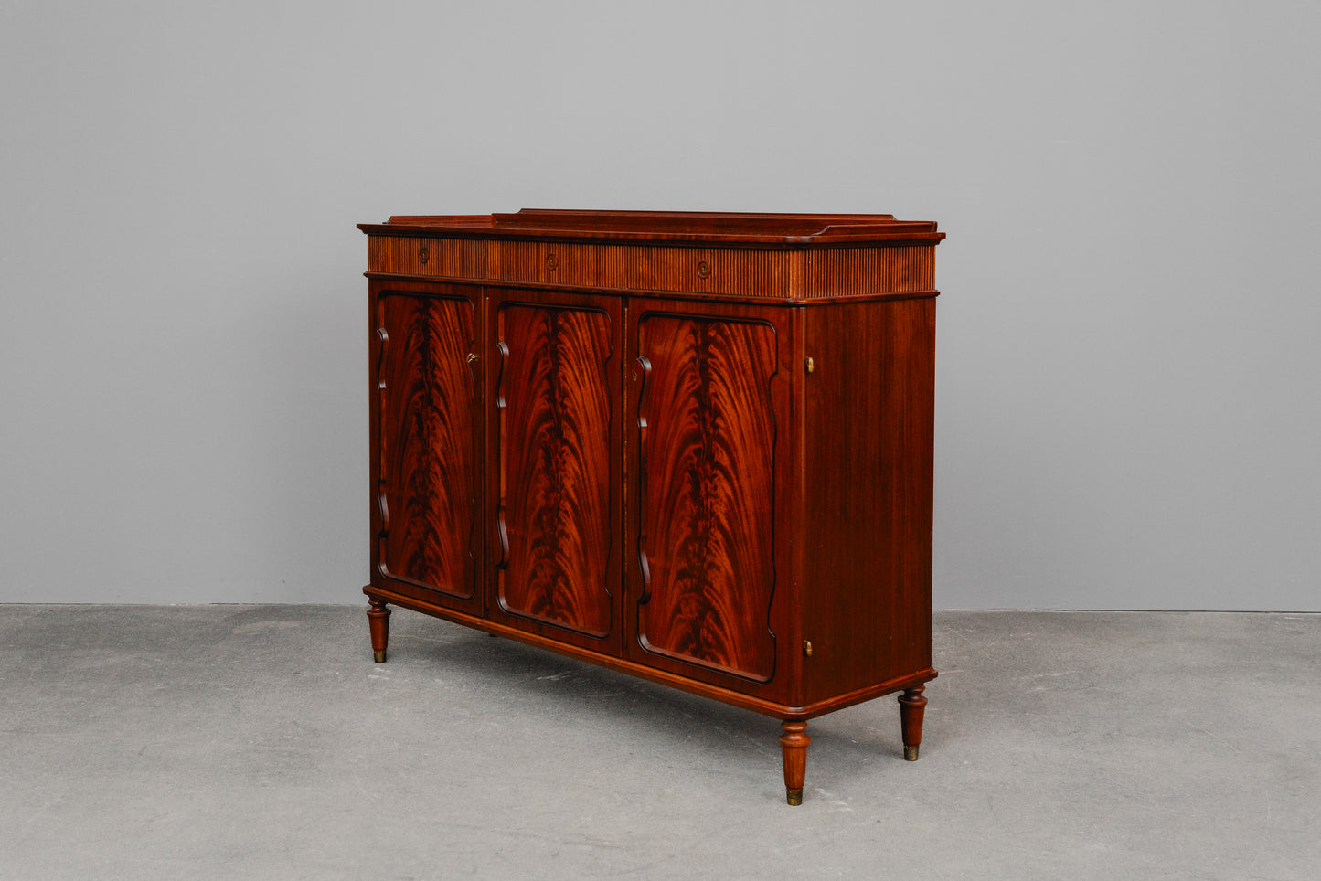 Klassizistischer Stil Sideboard in Mahagoni - zweite Hälfte des 20.Jahrhunderts