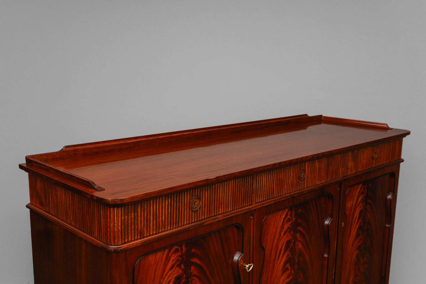 Klassizistischer Stil Sideboard in Mahagoni - zweite Hälfte des 20.Jahrhunderts