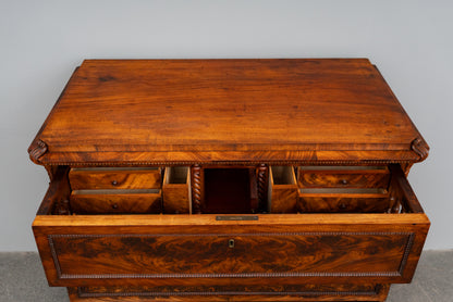 Biedermeier Kommode in Mahagoni - Mitte des 19.Jahrhunderts