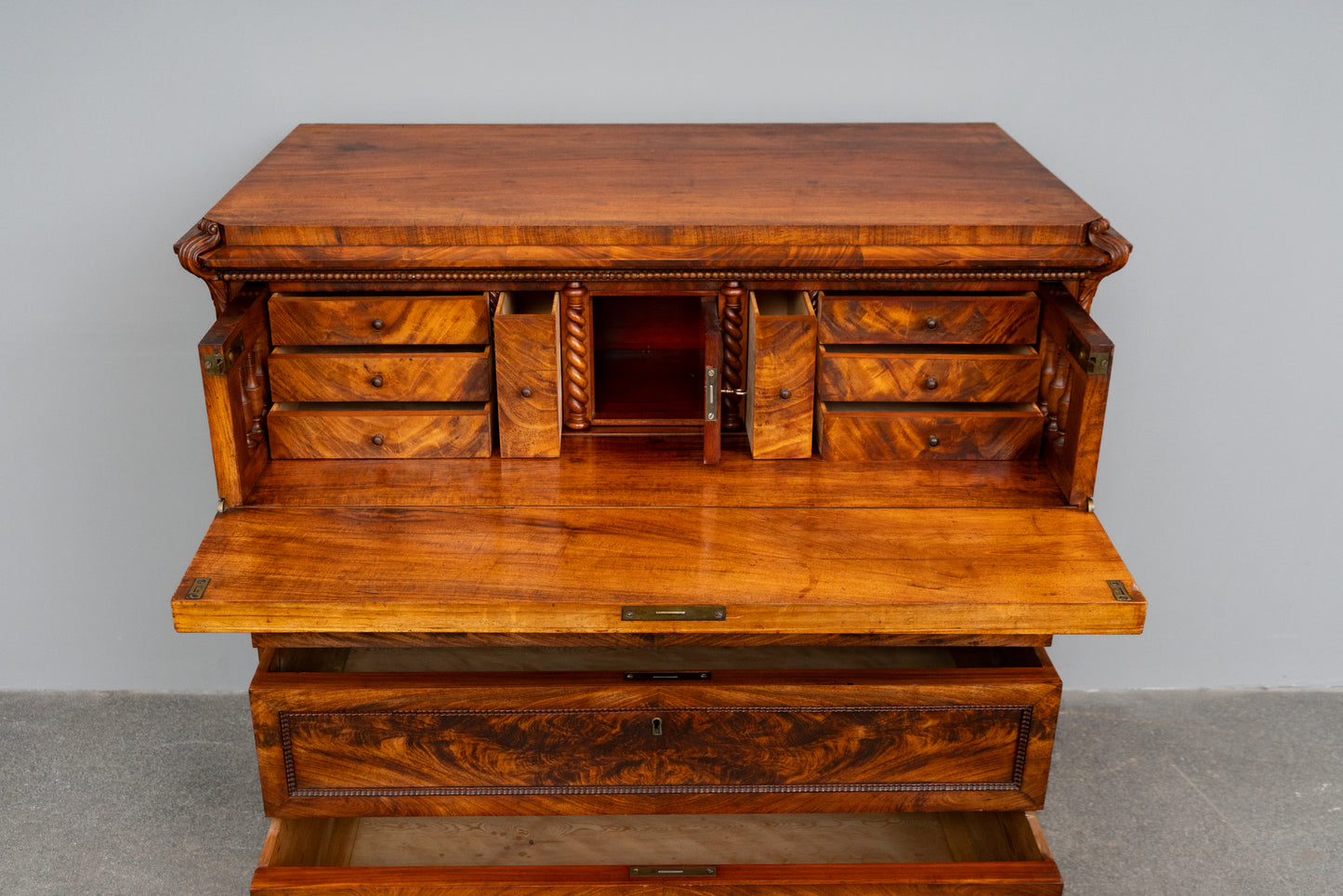Biedermeier Kommode in Mahagoni - Mitte des 19.Jahrhunderts