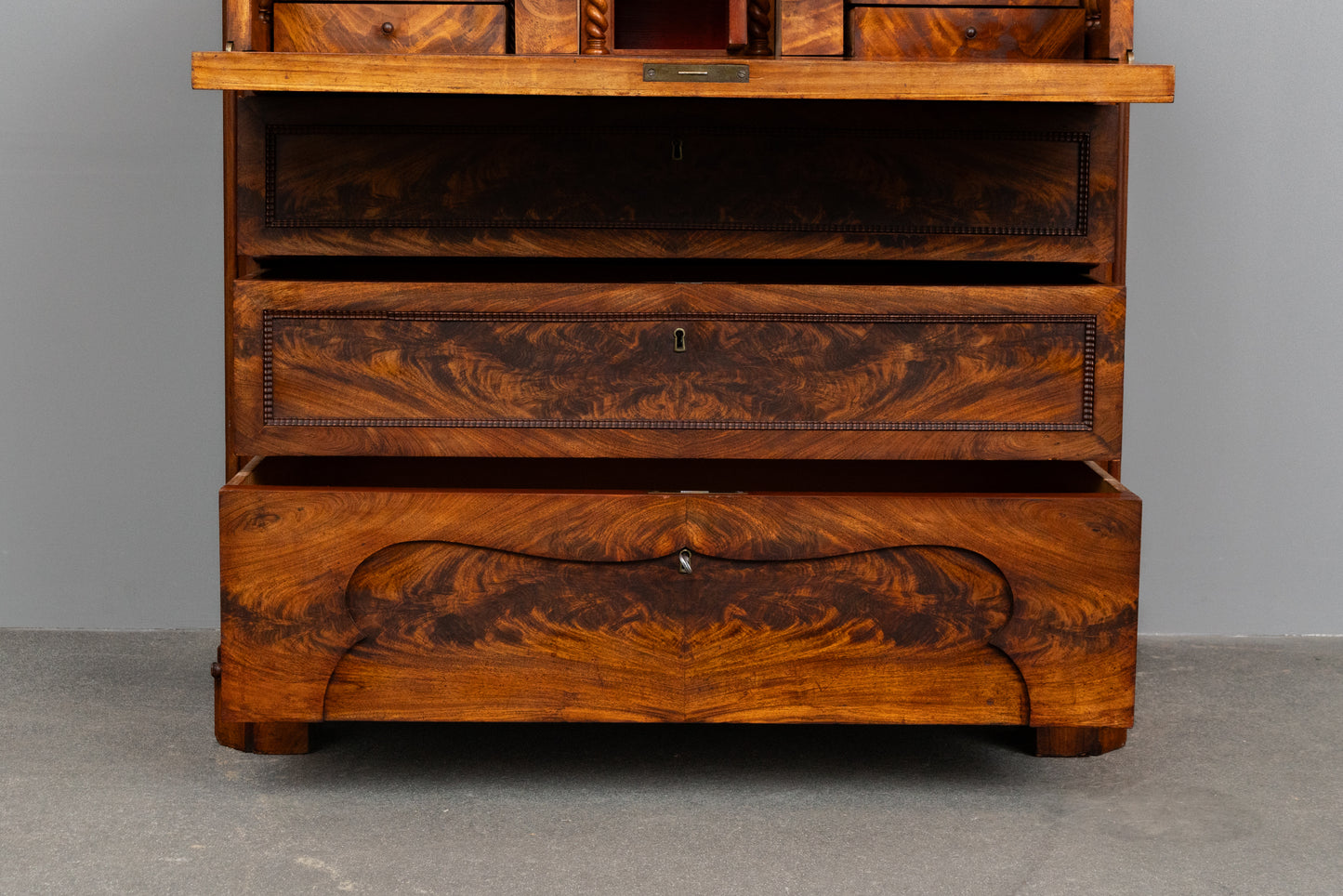 Biedermeier Kommode in Mahagoni - Mitte des 19.Jahrhunderts